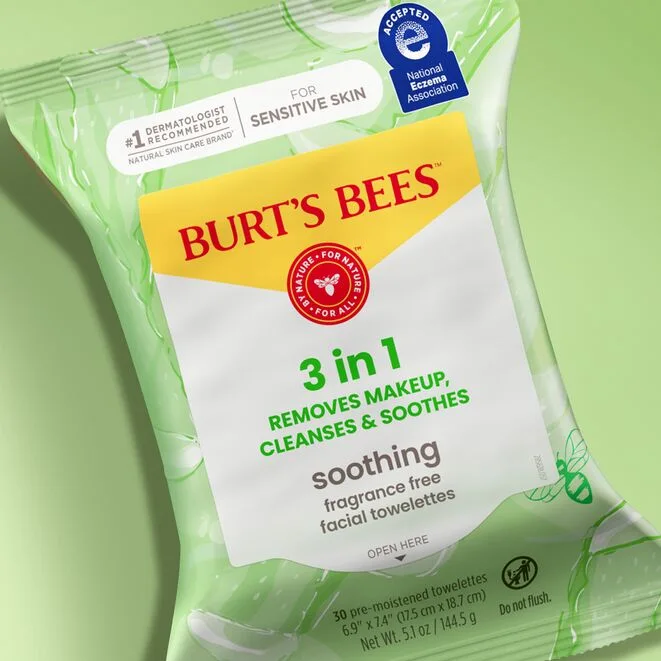 12-sensitive-facial-cleansing-towelettes-with-aloe-vera-3.webp Sensitive Facial Cleansing Towelettes with Aloe Vera